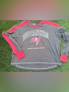NFL Tampa Bay Buccaneers Women's Long Sleeve Raglan Tee - Gray & Red